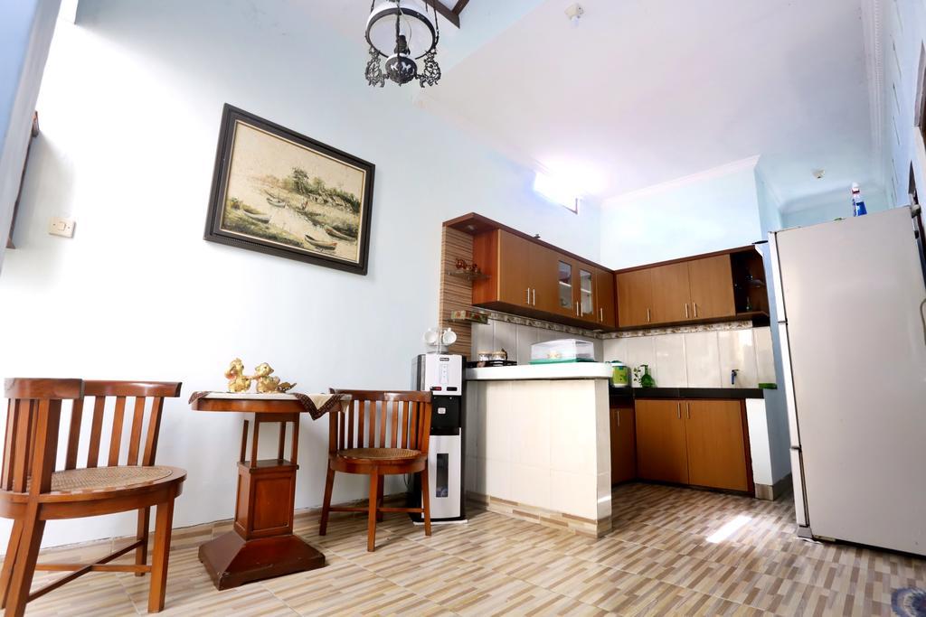 Griya Kedasih Guesthouse Yogyakarta Eksteriør billede