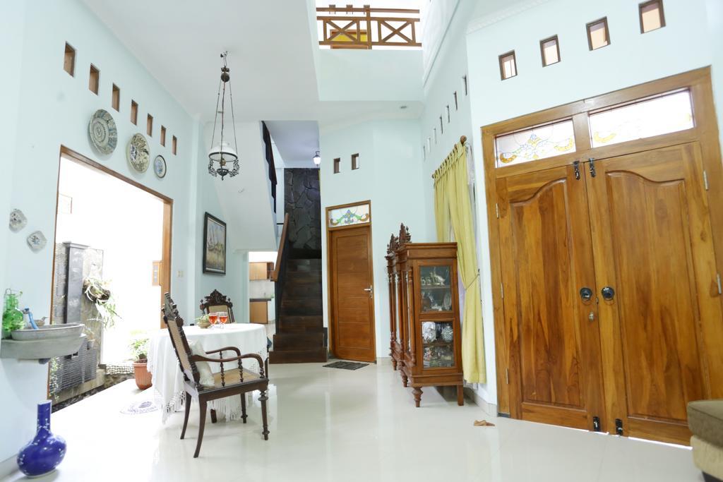 Griya Kedasih Guesthouse Yogyakarta Eksteriør billede