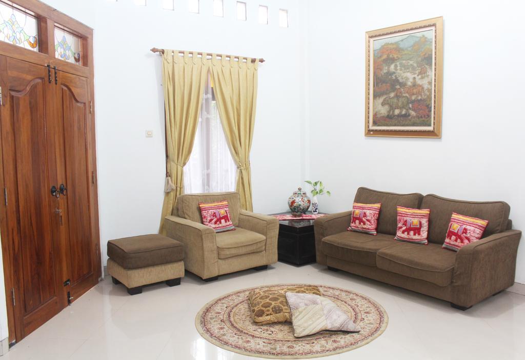 Griya Kedasih Guesthouse Yogyakarta Eksteriør billede